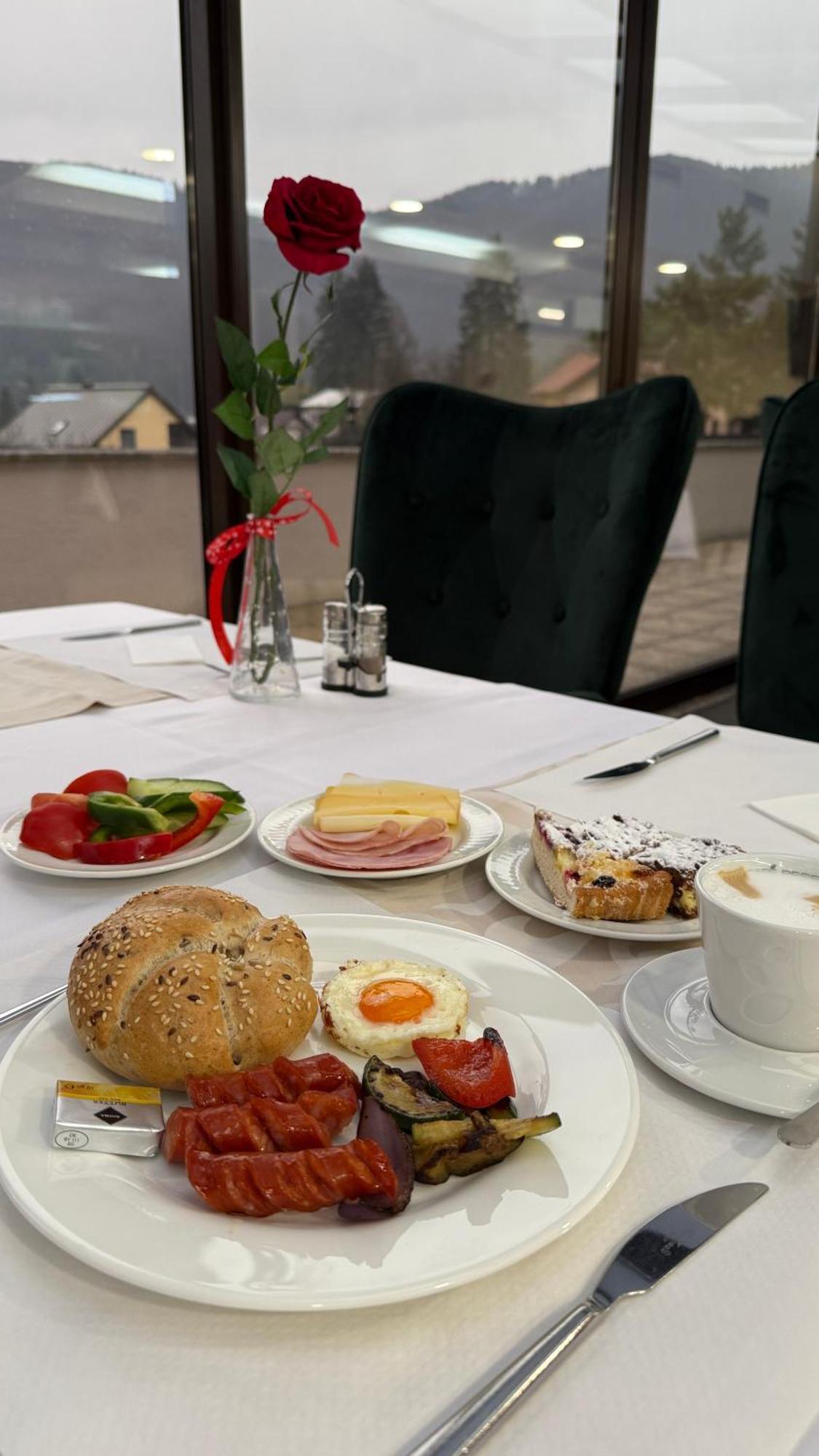 Wellness Hotel Diplomat Rajecké Teplice Buitenkant foto